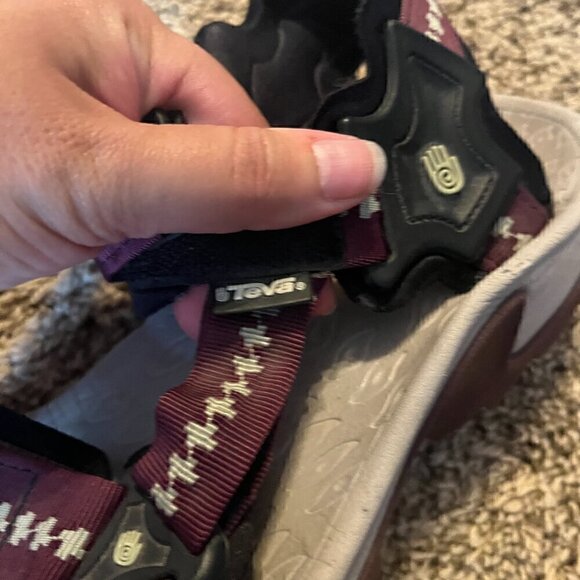 Teva Stratum or Terra Fi 5 hiking sandals - Picture 3 of 6